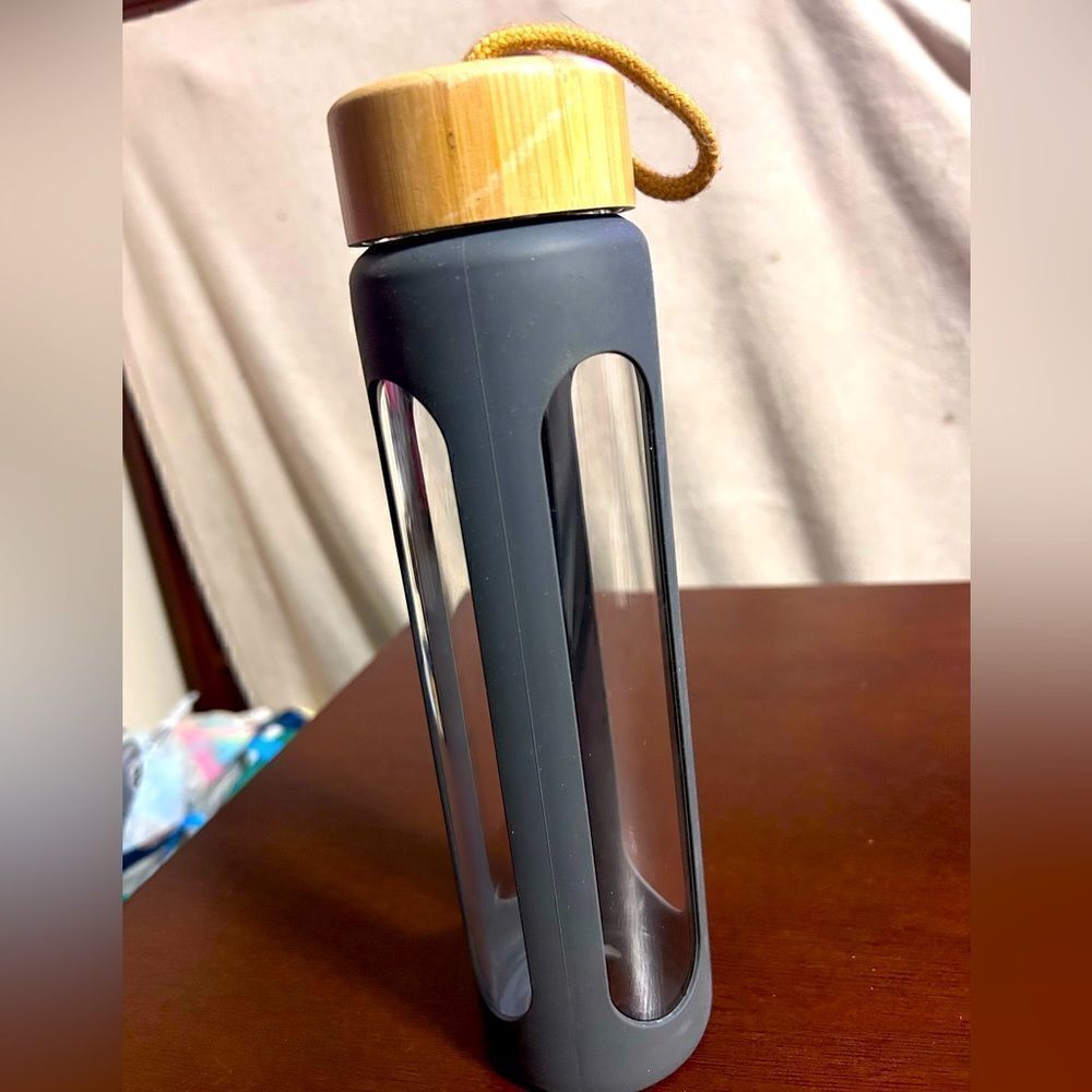 HD design 25oz glass on the go bottle